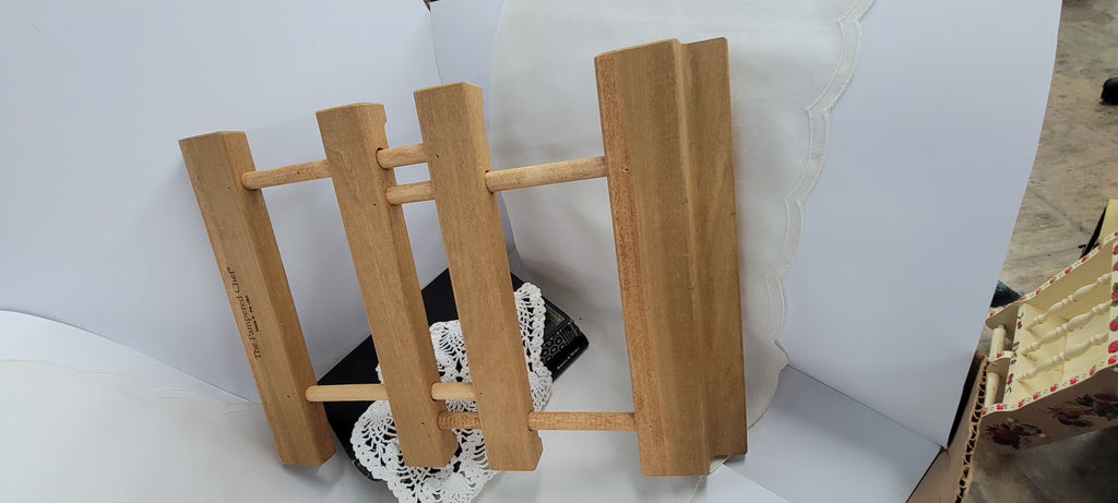 Pampered Chef Wooden Recipe Holder