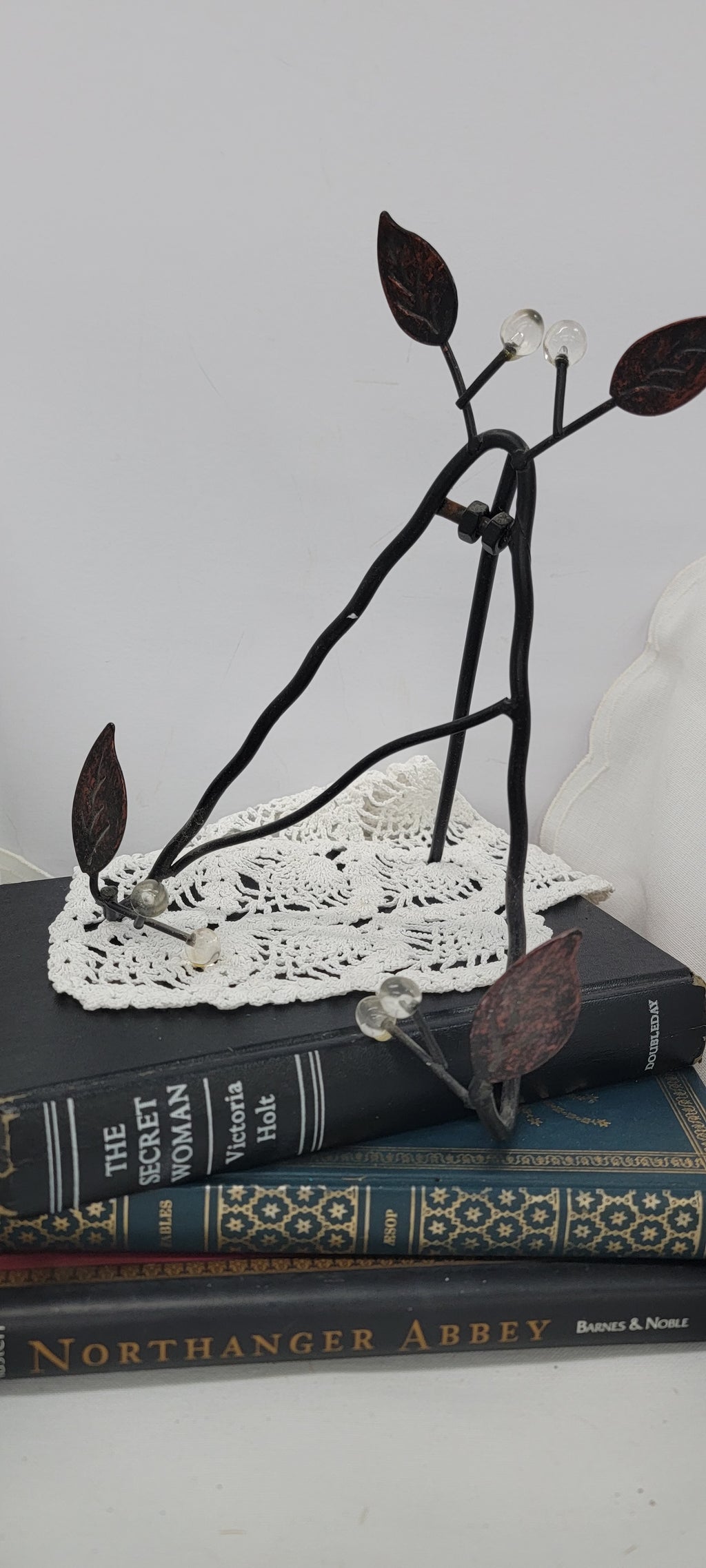 Decorative Wire Plant Stand