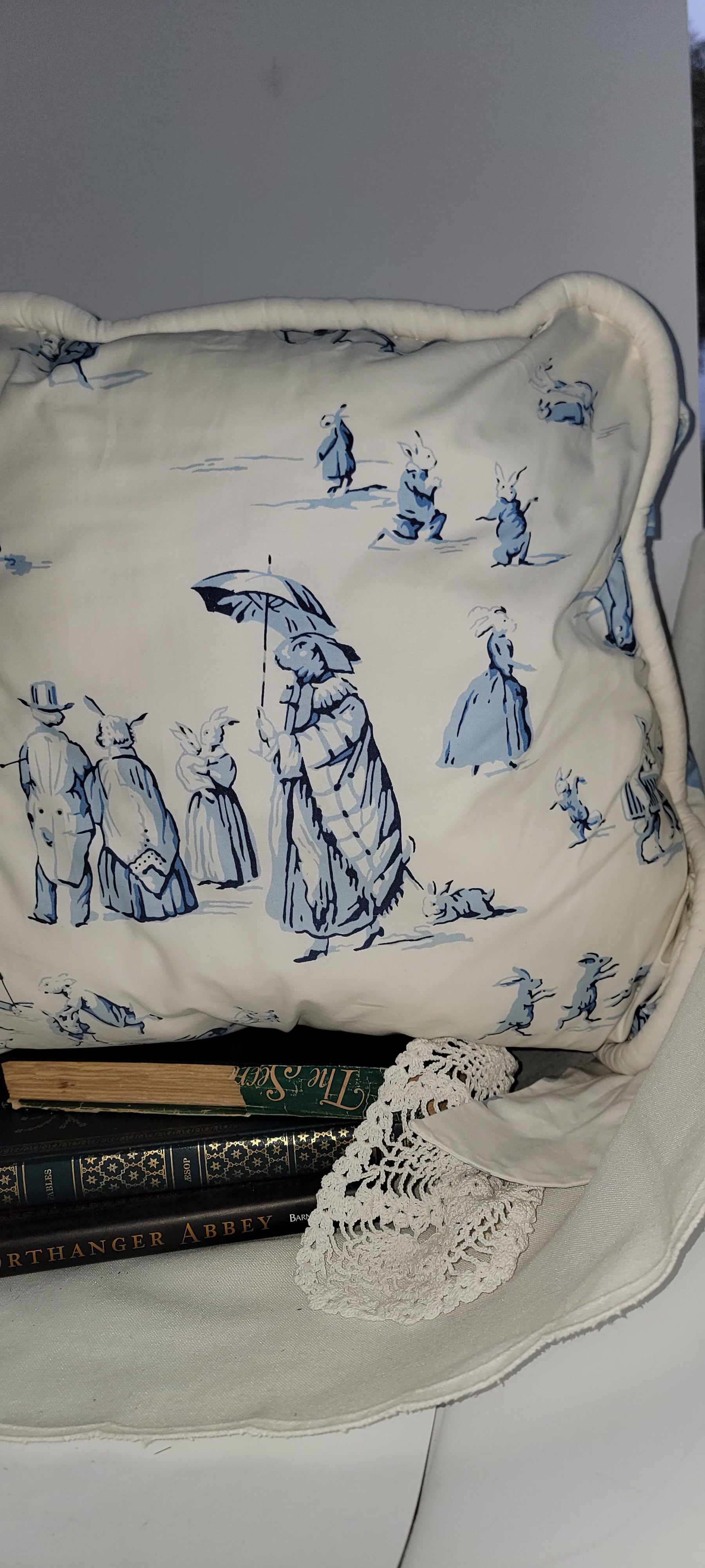 Vintage Floral Pattern Pillow Cover
