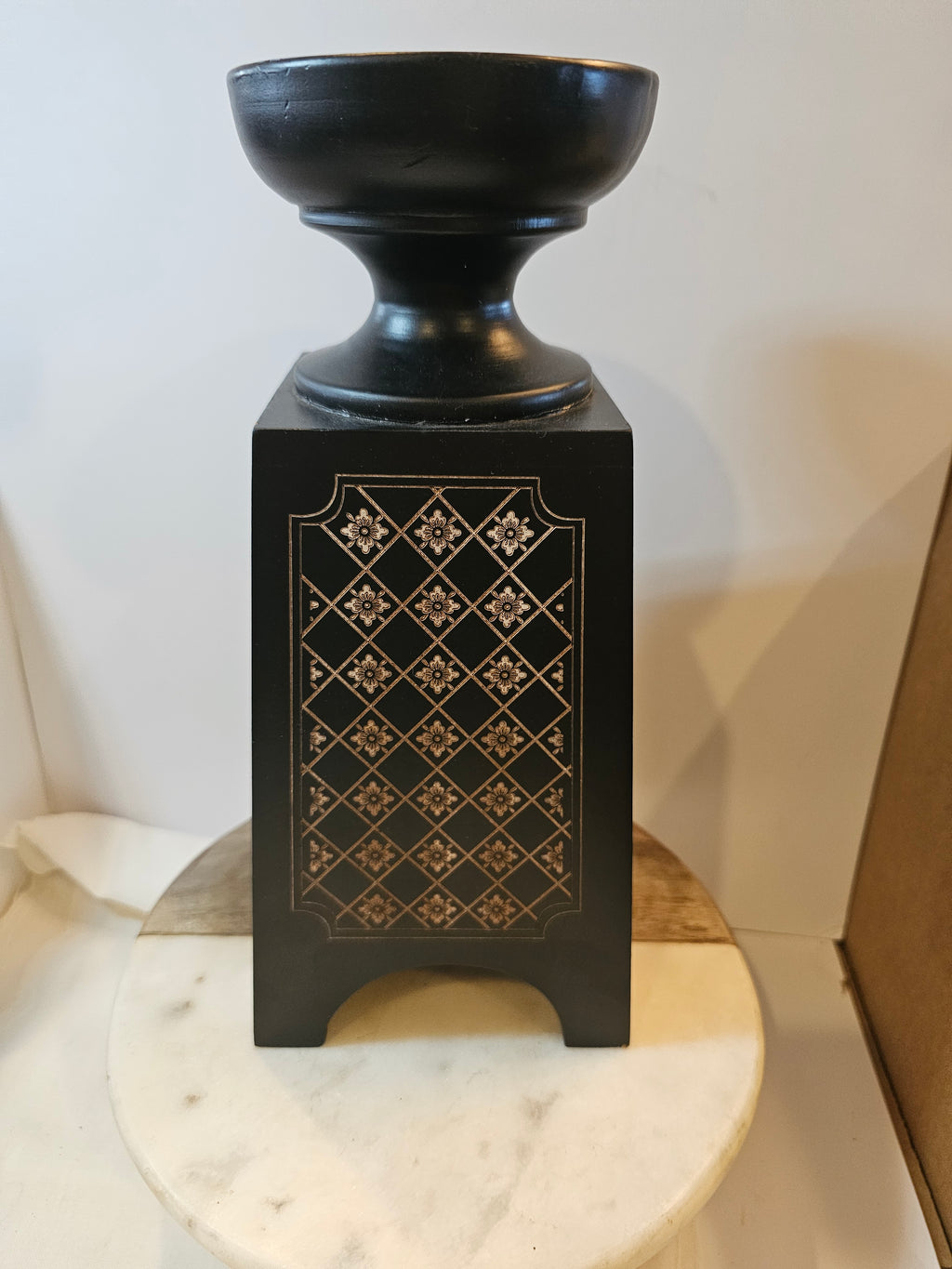 Black Decorative Vase Holder
