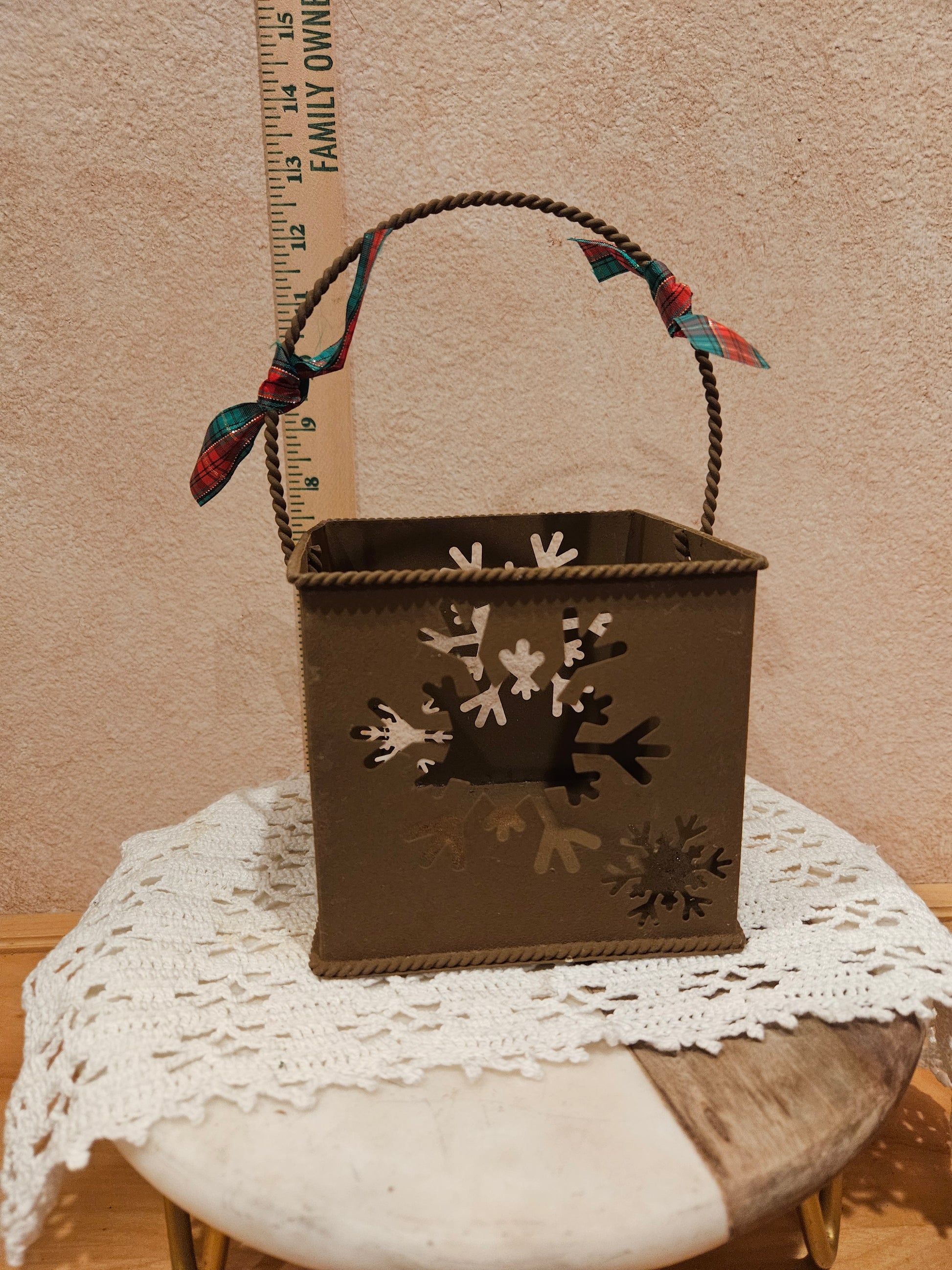 Decorative Snowflake Basket with Ribbon