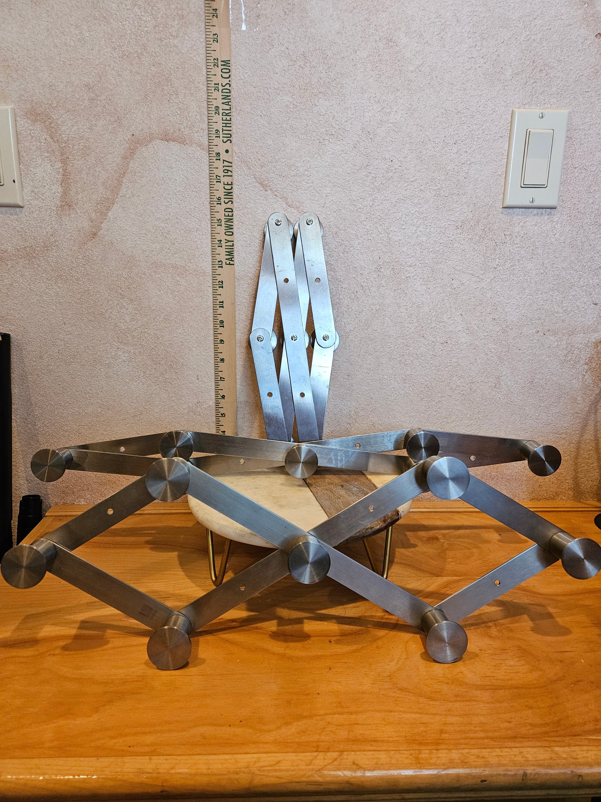 Modern Geometric Metal and Wood Decorative Stand