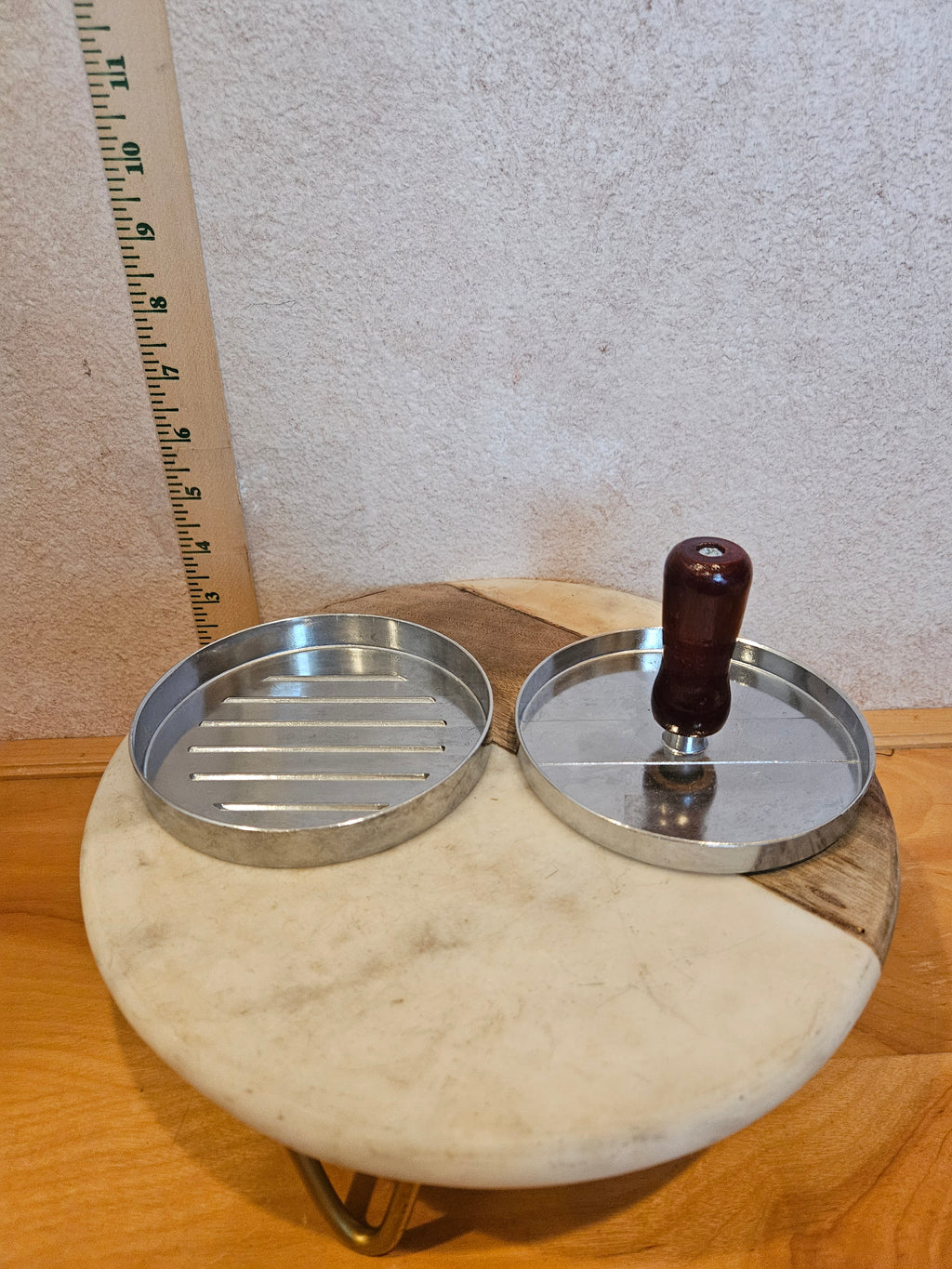Marble and Metal Kitchen Scale with Wood Handle