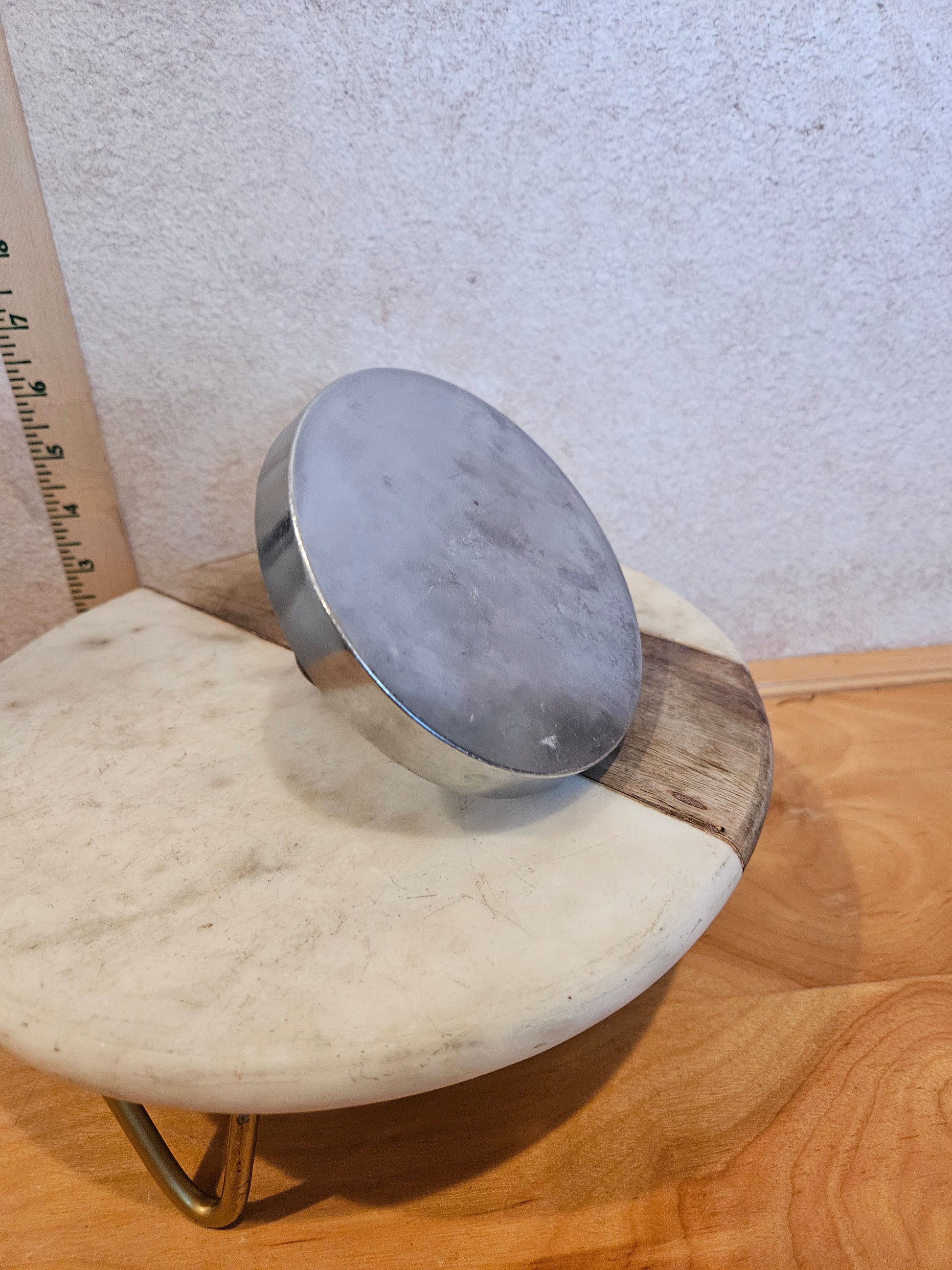 Marble and Metal Kitchen Scale with Wood Handle