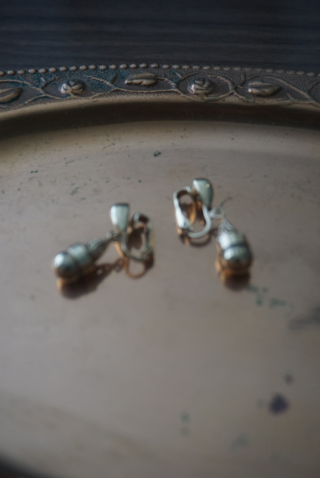 Vintage Gold Tone Teardrop Dangle Earrings