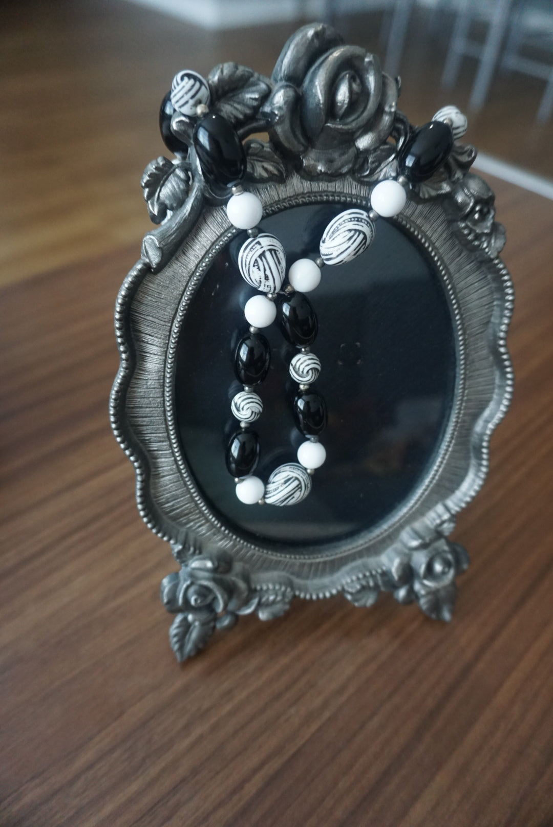 Vintage Stylish black and white beaded necklace