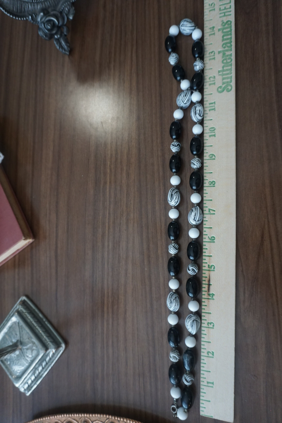 Vintage Stylish black and white beaded necklace