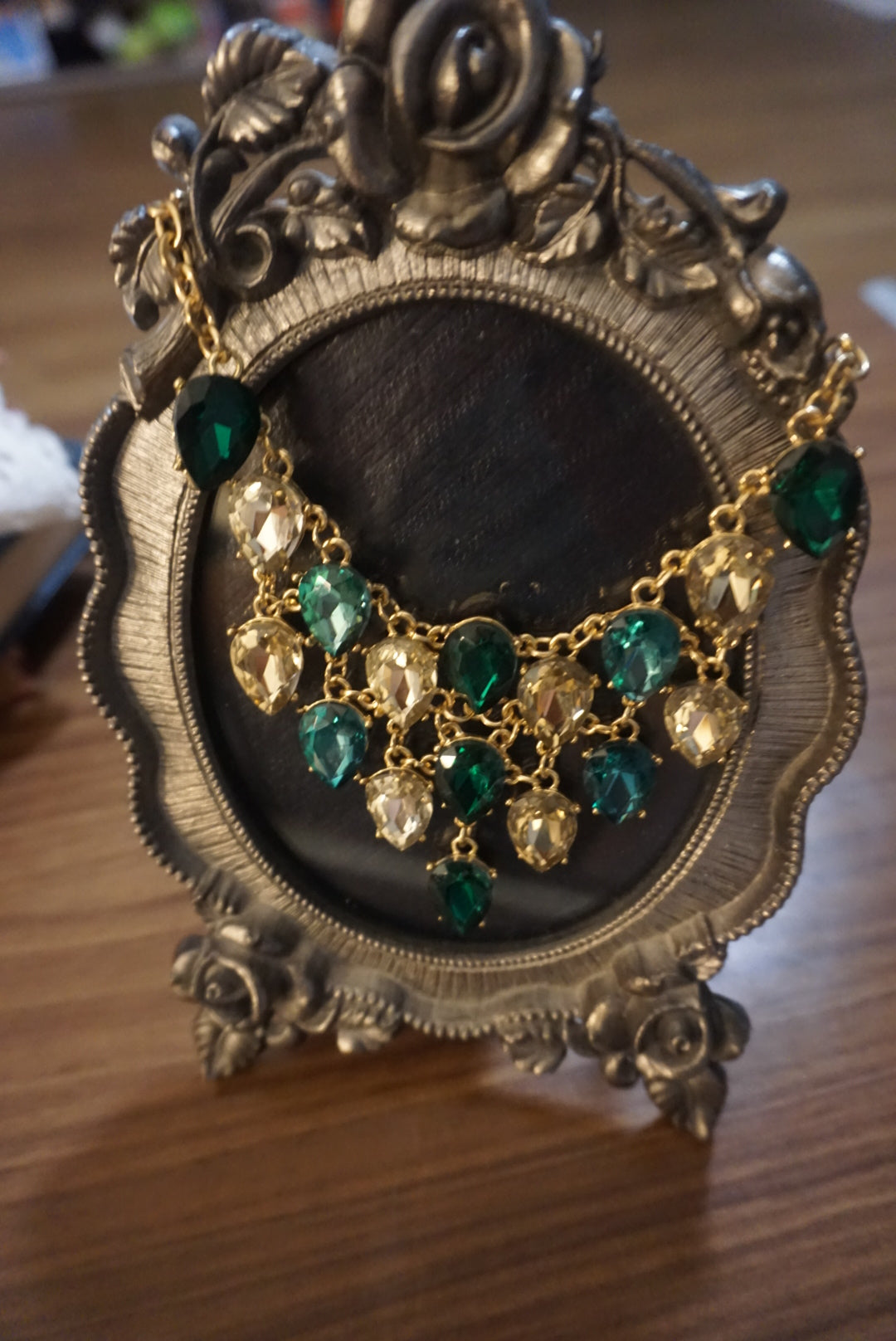 Vintage Statement Jewelry Necklace with Teardrop Stones