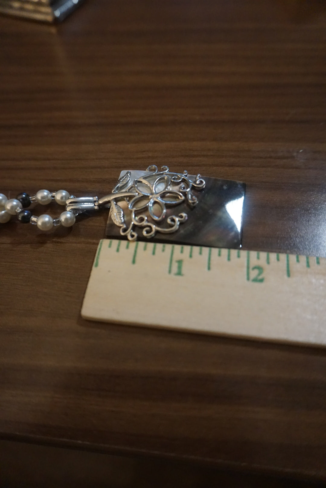 Elegant Pearl and Silver Pendant Necklace