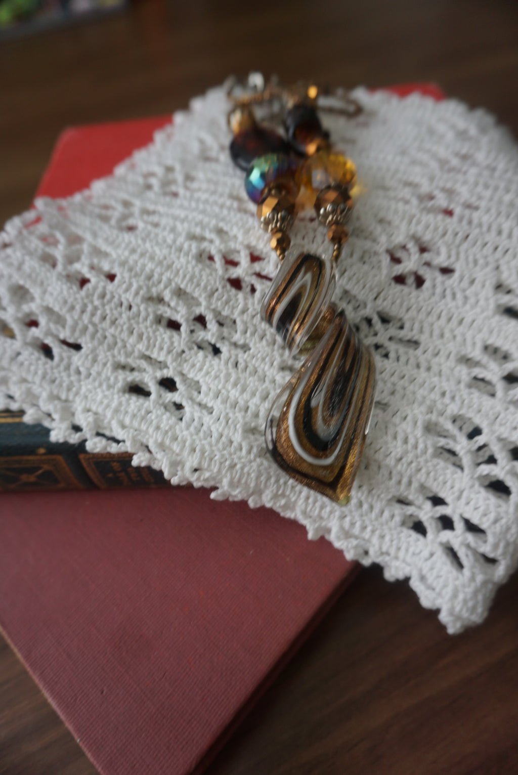 Elegant Gold-Tone Beaded Necklace with Pendant