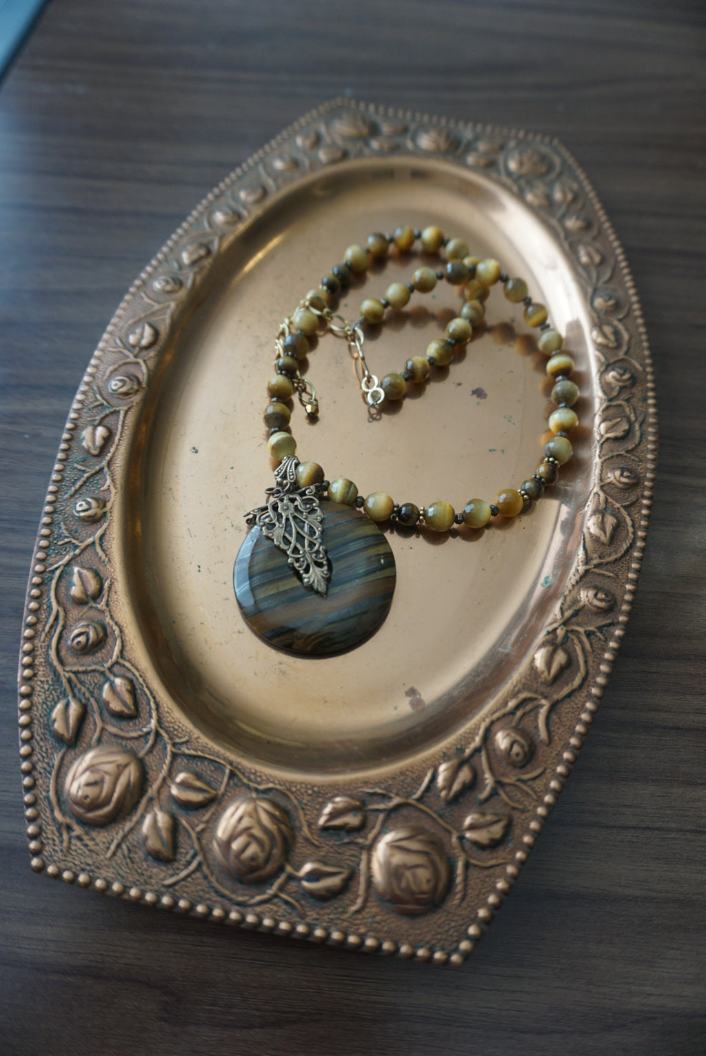 Elegant Tiger Eye Pendant Necklace