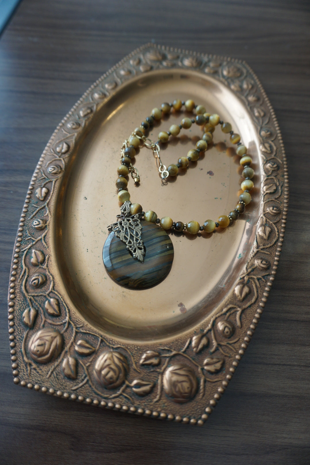 Elegant Tiger Eye Pendant Necklace