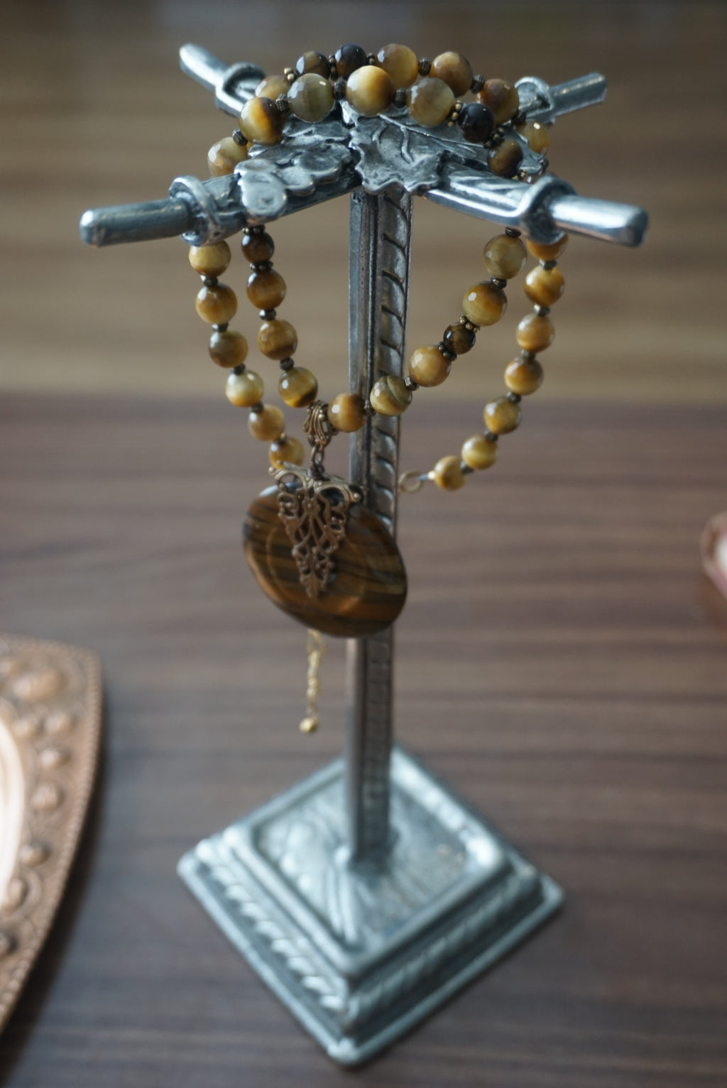 Elegant Tiger Eye Pendant Necklace