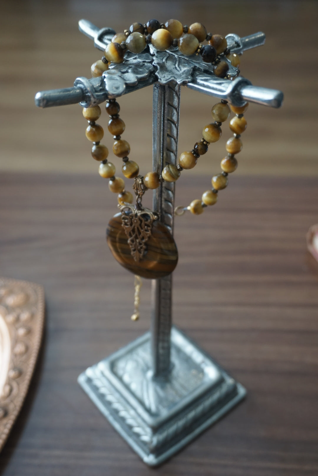 Elegant Tiger Eye Pendant Necklace