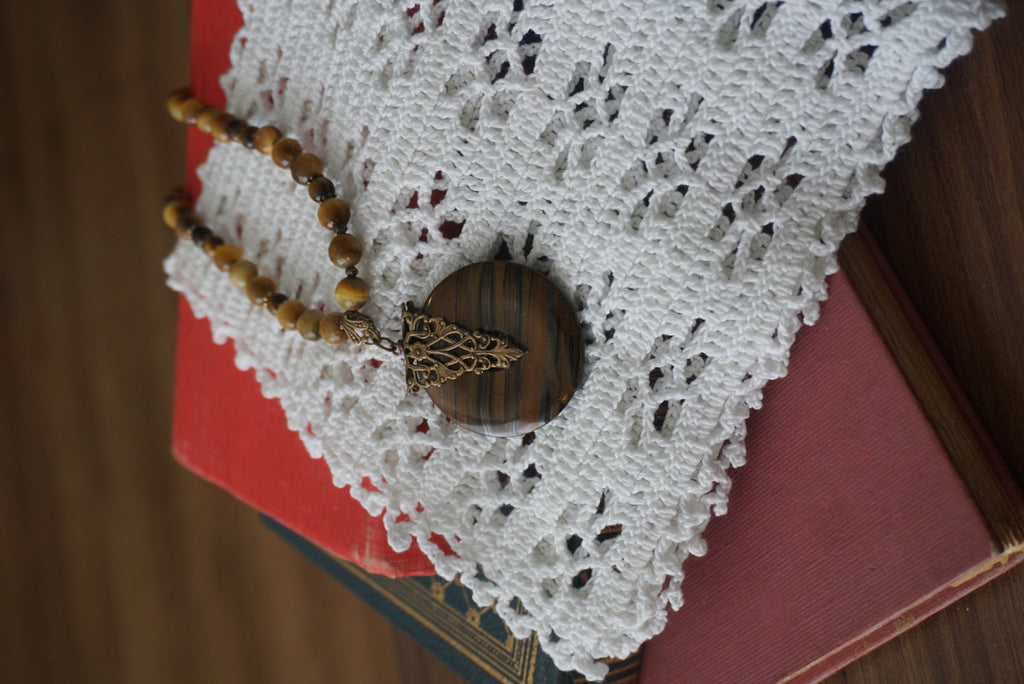 Elegant Tiger Eye Pendant Necklace