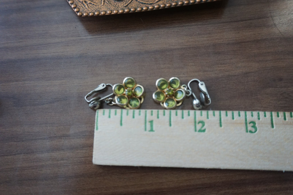 Vintage Flower Design Clip-on Earrings