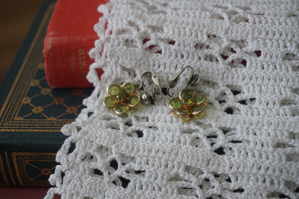 Vintage Flower Design Clip-on Earrings