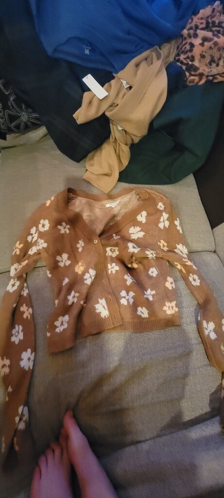 American Eagle Floral Cardigan