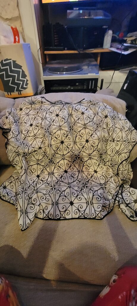 Black and White Scroll Pattern Blanket