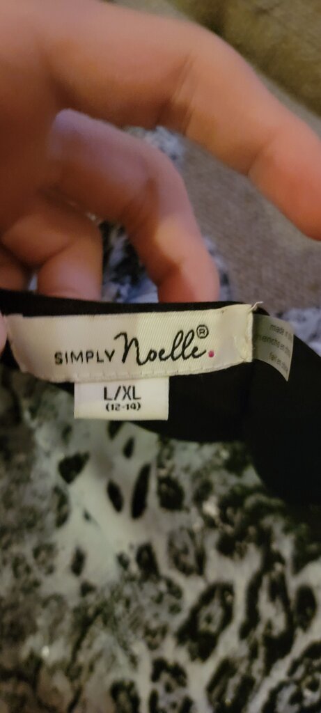 Simply Noelle L/XL Animal Print Top