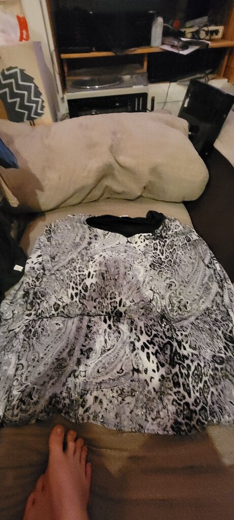 Simply Noelle L/XL Animal Print Top
