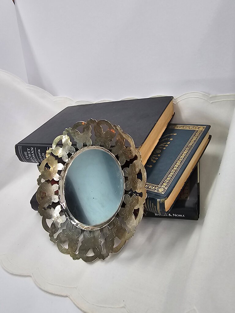 Decorative butterfly Silver colored vintage Plate