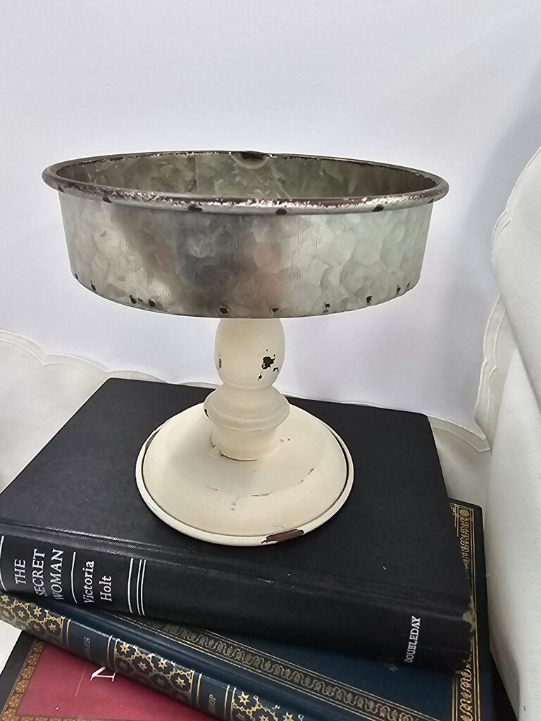 Vintage Farmhouse Metal Cake Stand