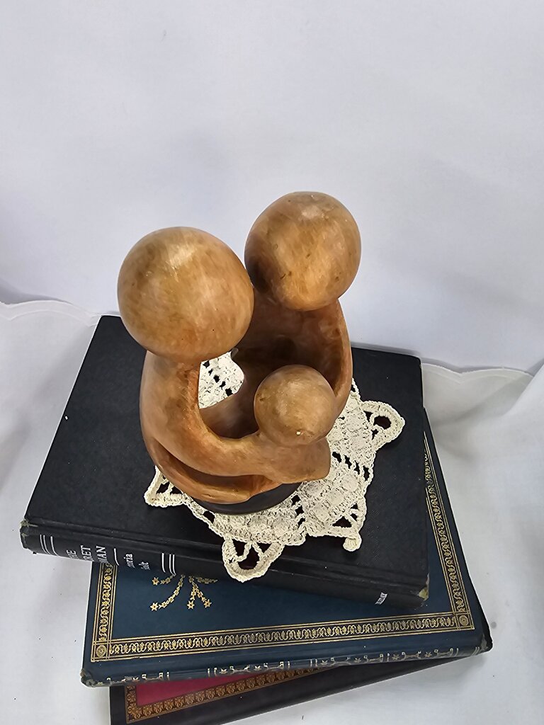 Family Themed Decorative Sculpture