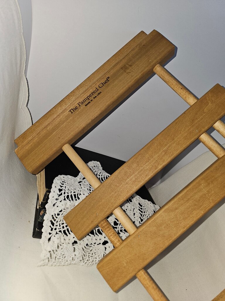 Pampered Chef Wooden Recipe Holder