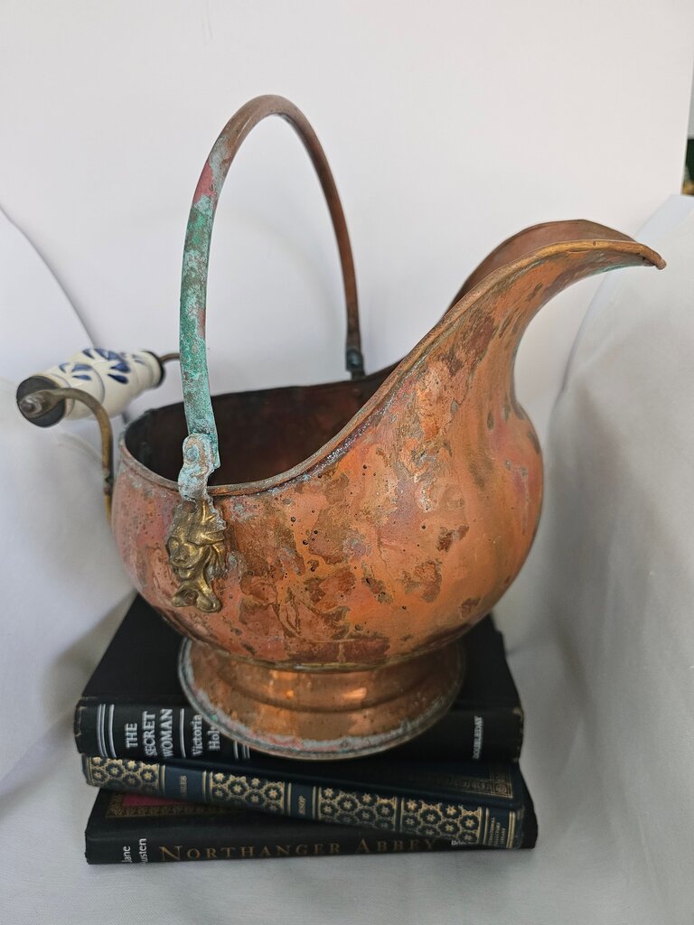 Antique COPPER COAL SCUTTLE Coal Bucket LION HEAD PORCELAIN Handles