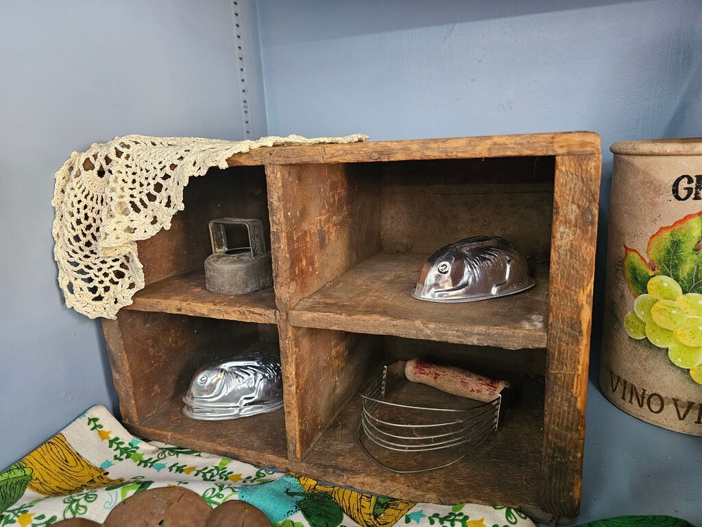 Vintage Metal Fish Molds Set