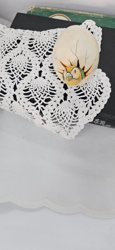 Hand-Painted Decorative Bird Eg