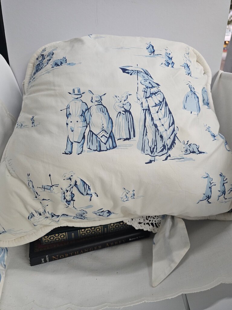 Vintage Floral Pattern Pillow Cover