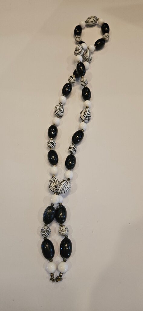 Vintage Stylish black and white beaded necklace