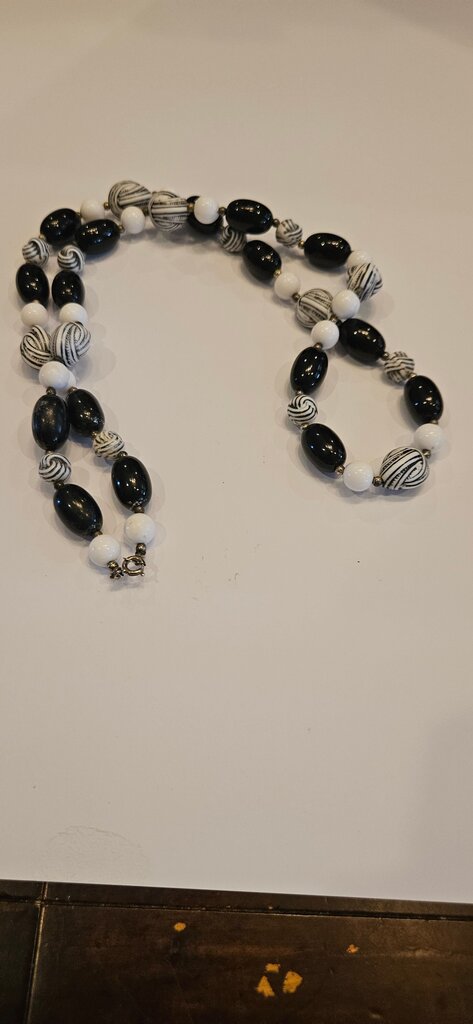 Vintage Stylish black and white beaded necklace