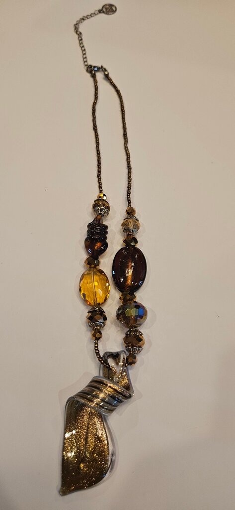 Elegant Gold-Tone Beaded Necklace with Pendant