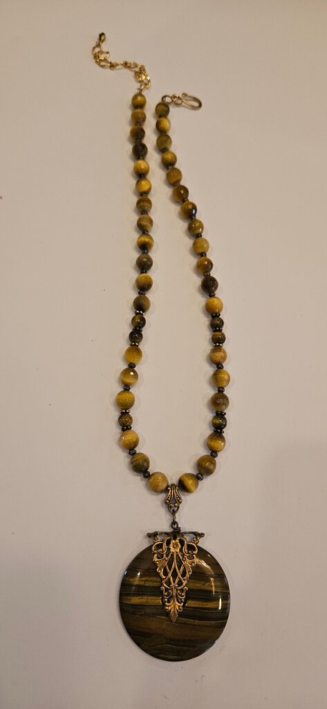 Elegant Tiger Eye Pendant Necklace
