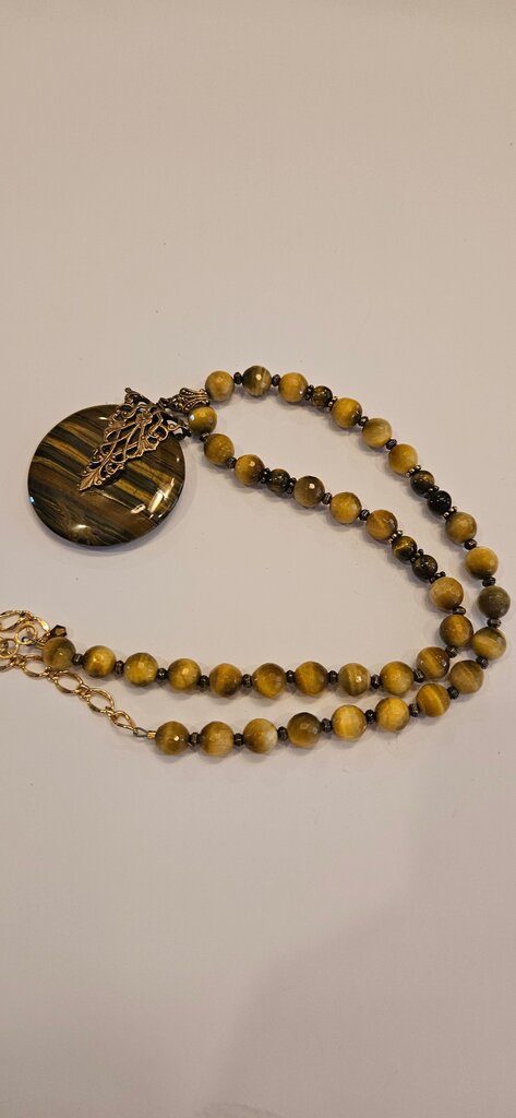 Elegant Tiger Eye Pendant Necklace