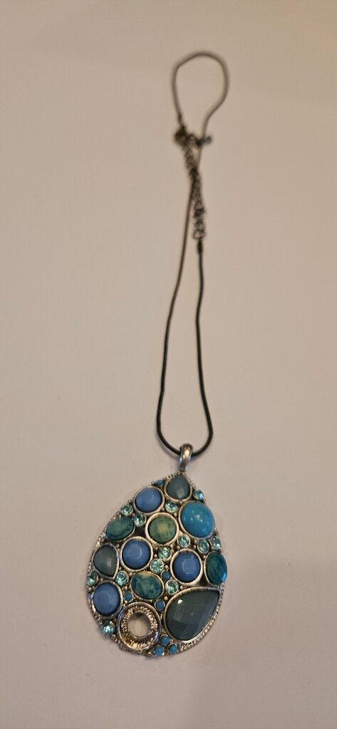 Turquoise Pendant Necklace