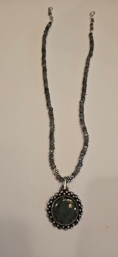 Labradorite and Silver Pendant Necklace
