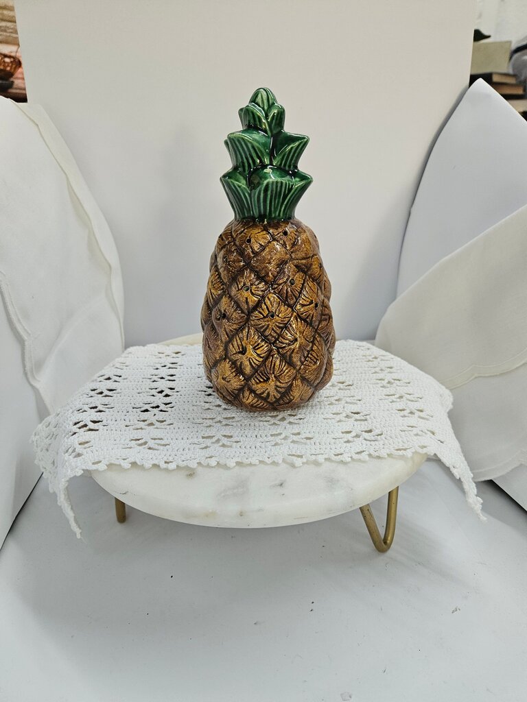 Vintage Pineapple Ceramic Figurine label