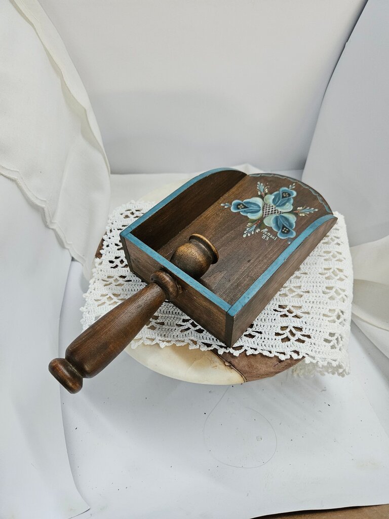 Vintage Hand Painted Country Wooden Kitchen Grain Scoop Wall Sconce Candle Flowers label