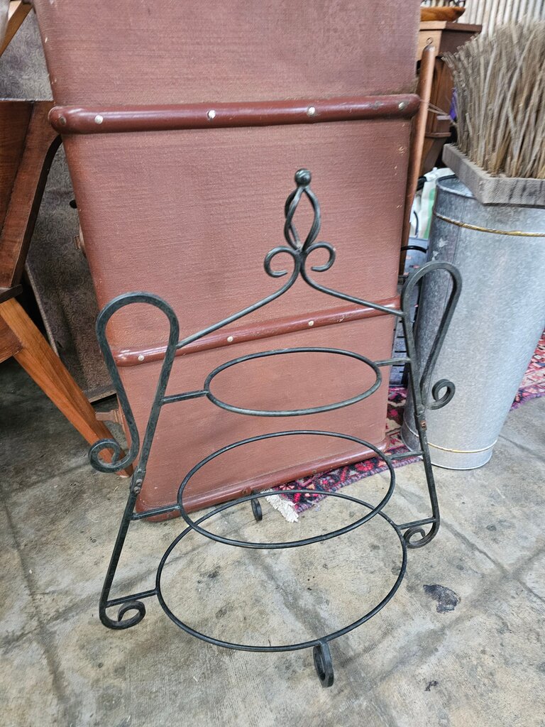 Vintage Metal Plate Stand/Fruit Bowl/Centerpiece display label