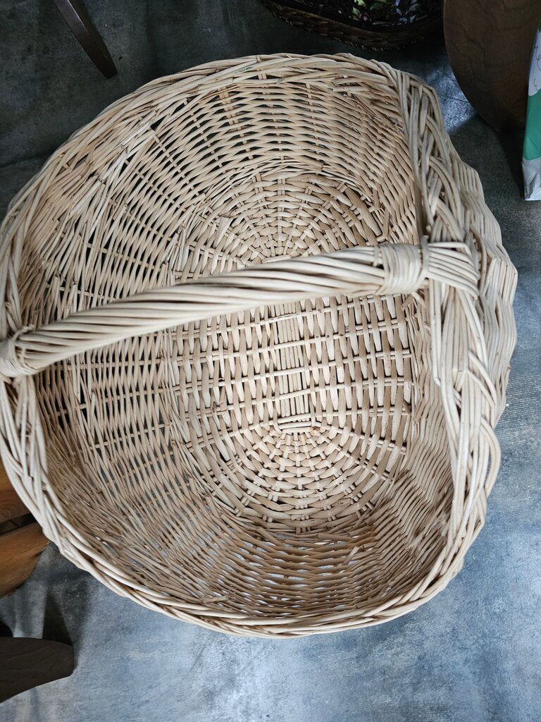 Gathering Extra Large Woven Wicker Basket with Handle label