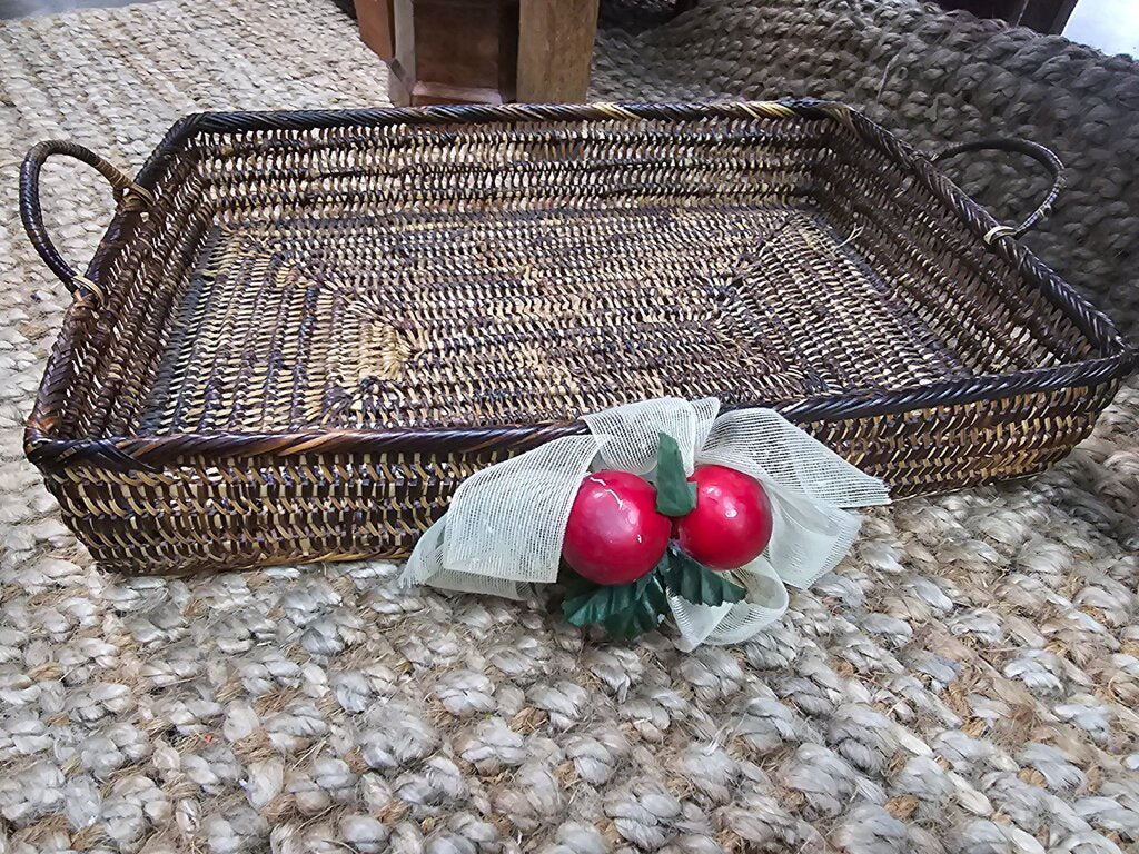 Woven Decorative Tray with Apple Decoration label