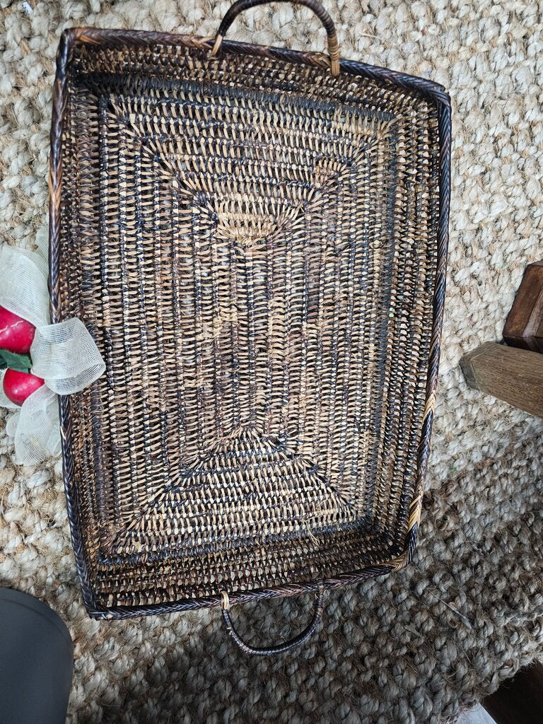 Woven Decorative Tray with Apple Decoration label