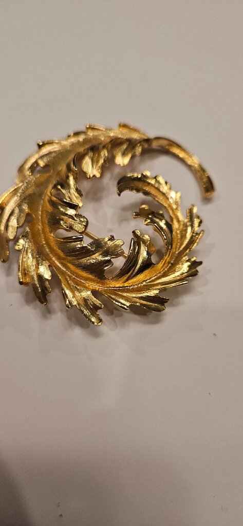 Vintage Gold Leaf Brooch