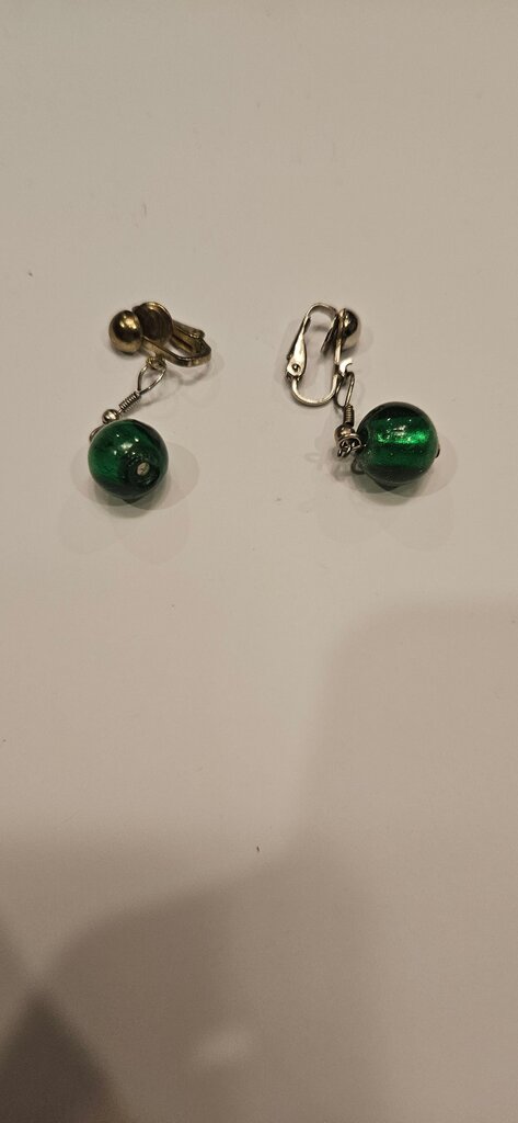 Vintage Green Bead Clip-on Earrings