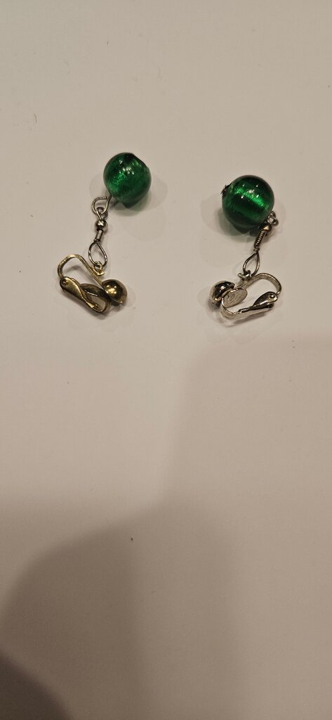 Vintage Green Bead Clip-on Earrings