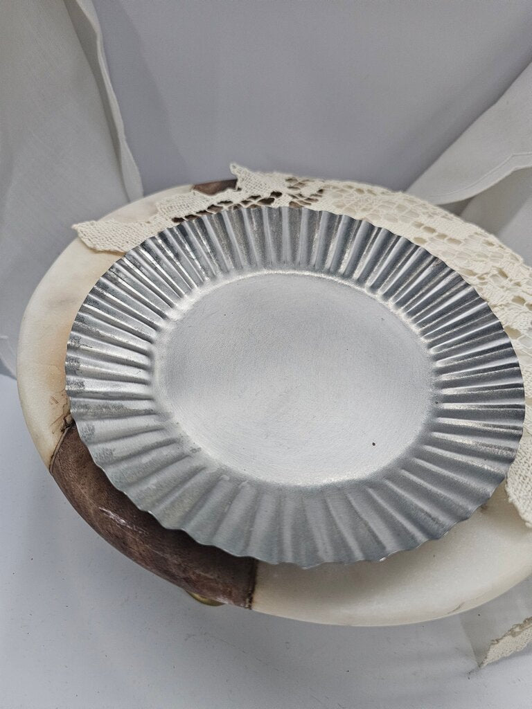 Vintage Cake tray / Vintage Cake tray / Old tray / Metal tray /Baking dish / Serving tray / Old skillet / Kitchen platter / Metal cooking tray